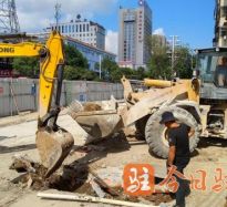 暴艹少萝饺子高温下的坚守｜道路建设者用汗水铺就畅通路